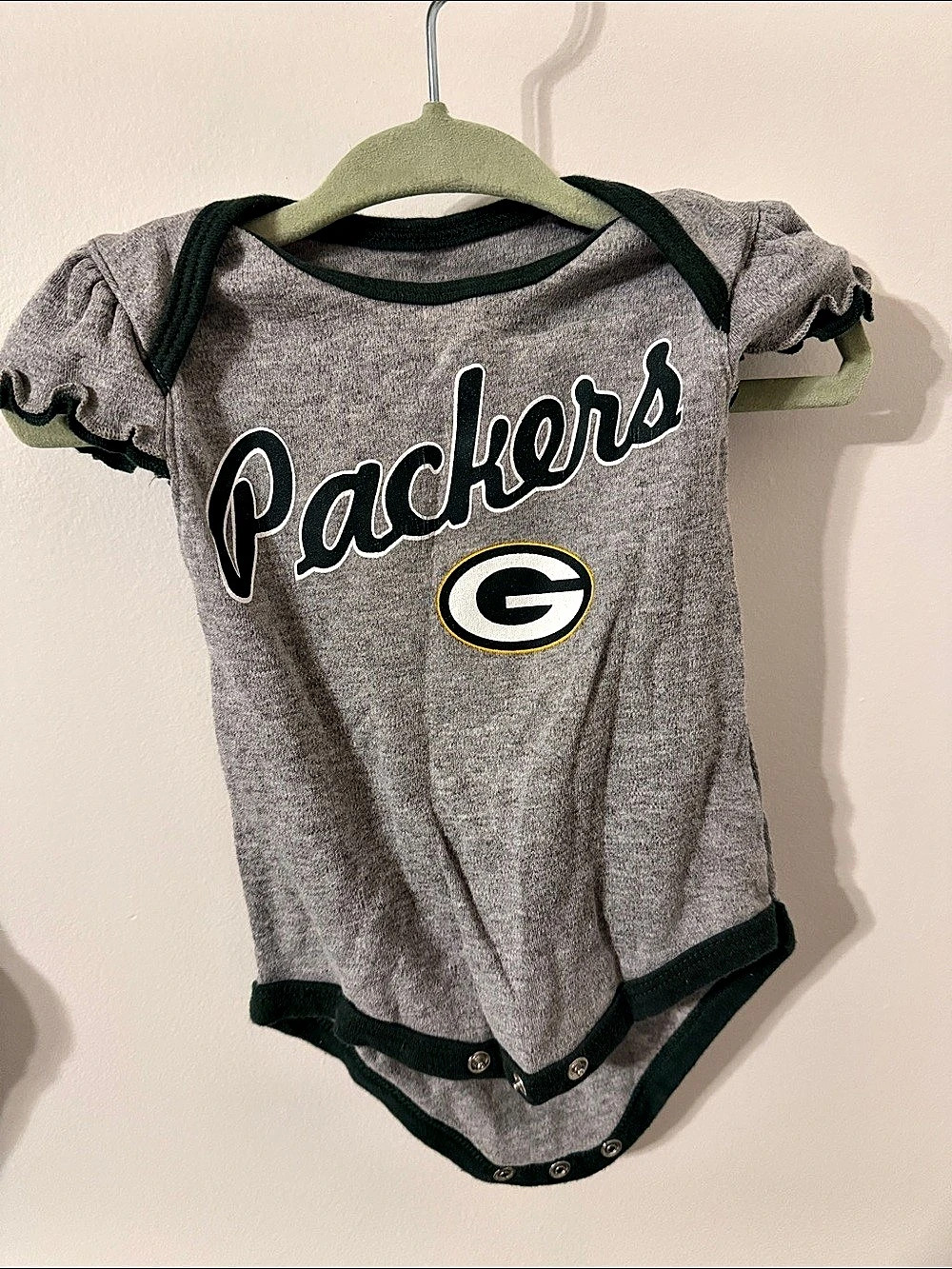 NFL Packers Baby Bodysuit in Gray & Green